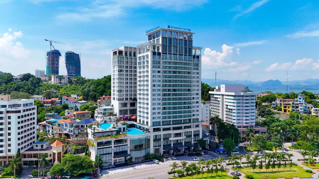 Wyndham Legend Hạ Long